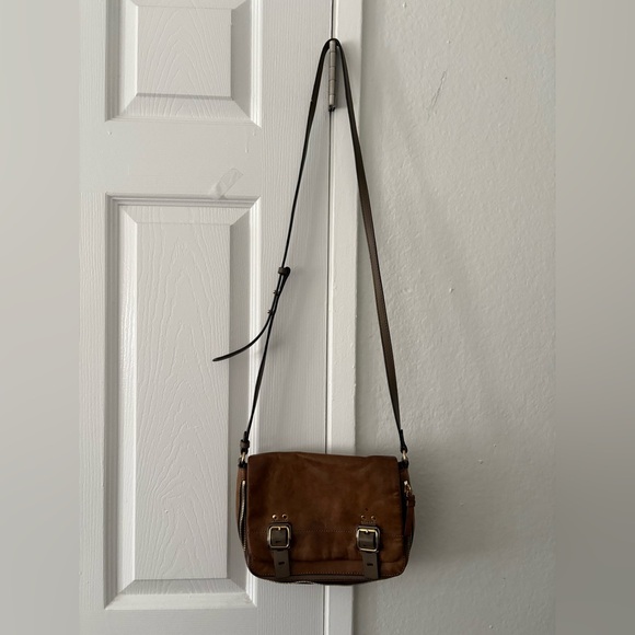 Vince Camuto Handbags - Vince Camuto Delos Flap Leather Messenger Crossbody Bag